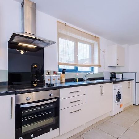 Cozy 1 Bedroom Apartment, Prime Location , Free Parking Manchester Exteriér fotografie