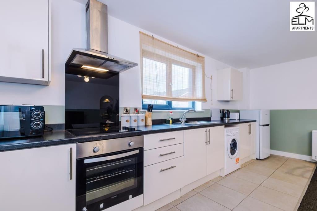 Cozy 1 Bedroom Apartment, Prime Location , Free Parking Manchester Exteriér fotografie