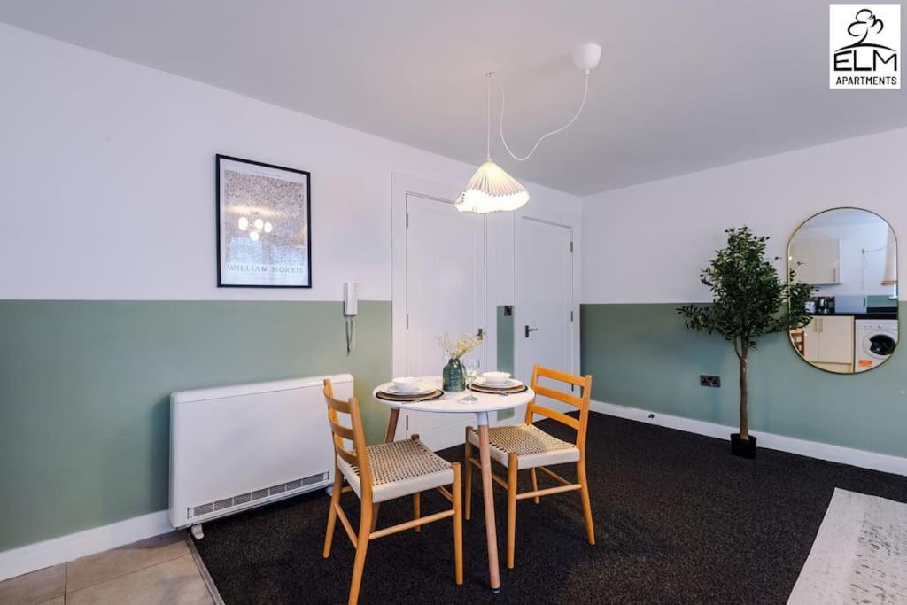 Cozy 1 Bedroom Apartment, Prime Location , Free Parking Manchester Exteriér fotografie
