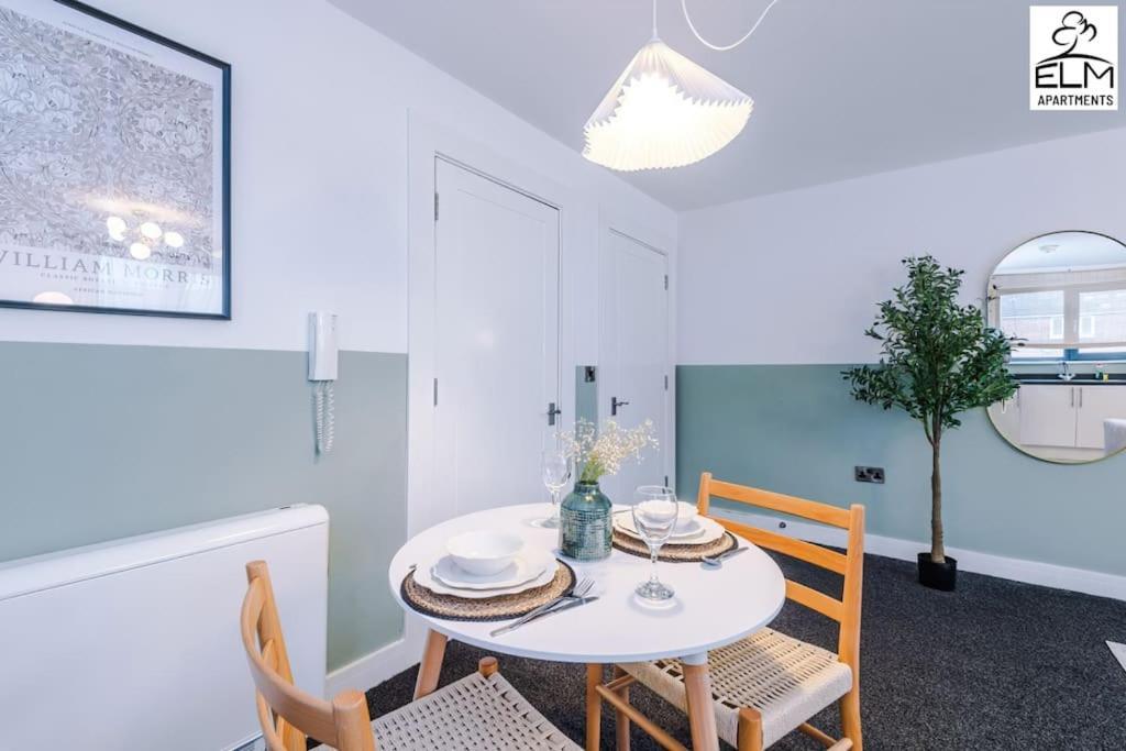 Cozy 1 Bedroom Apartment, Prime Location , Free Parking Manchester Exteriér fotografie