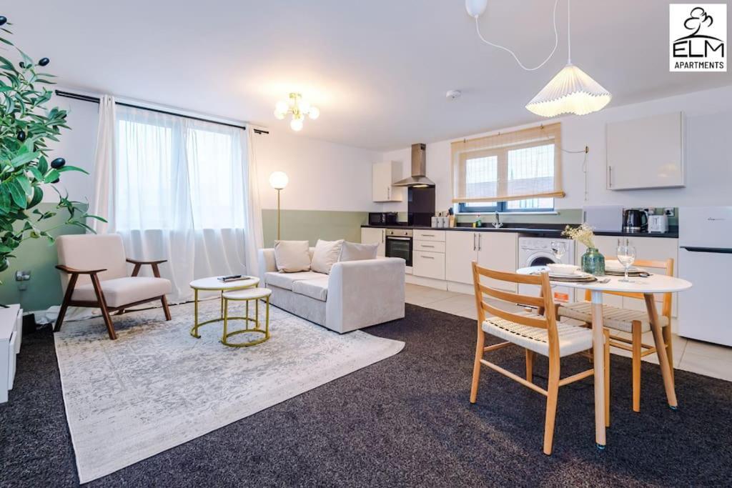 Cozy 1 Bedroom Apartment, Prime Location , Free Parking Manchester Exteriér fotografie